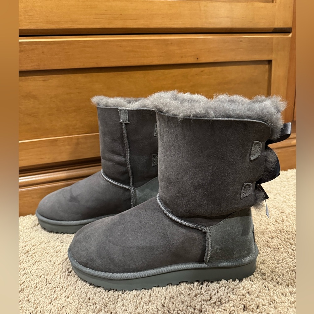 Authentic Preowned Ugg Bailey Bow II Boots Size USA 7 - Picture 10 of 11